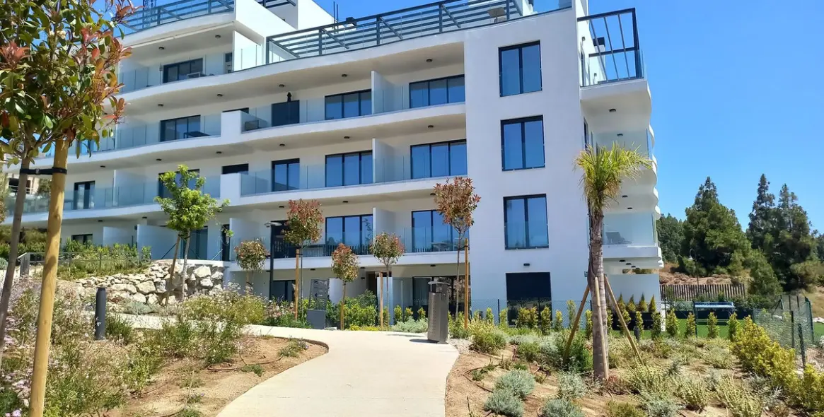 Sale of ground floor apartment in El Chaparral 1