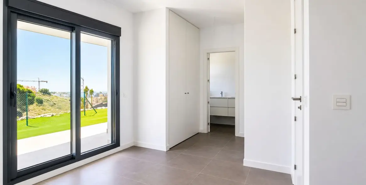 Sale of ground floor apartment in El Chaparral 5
