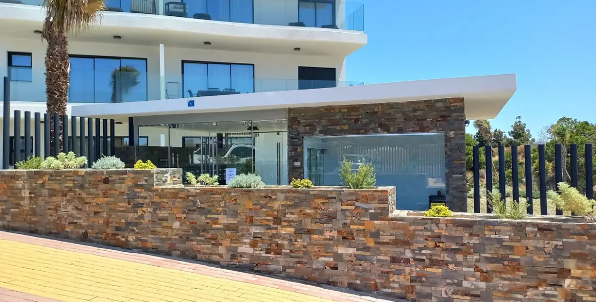 Sale of ground floor apartment in El Chaparral 23