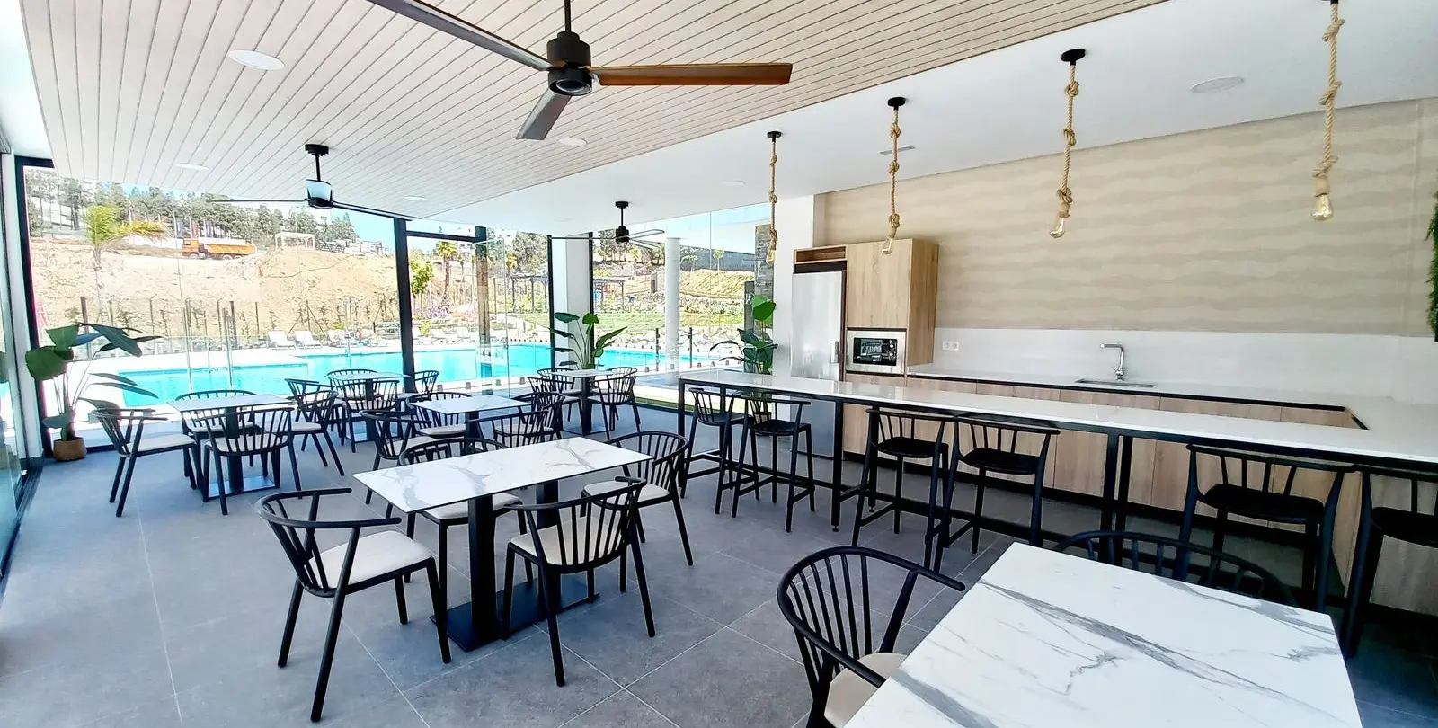 Venta de apartamento en planta baja en El Chaparral 16