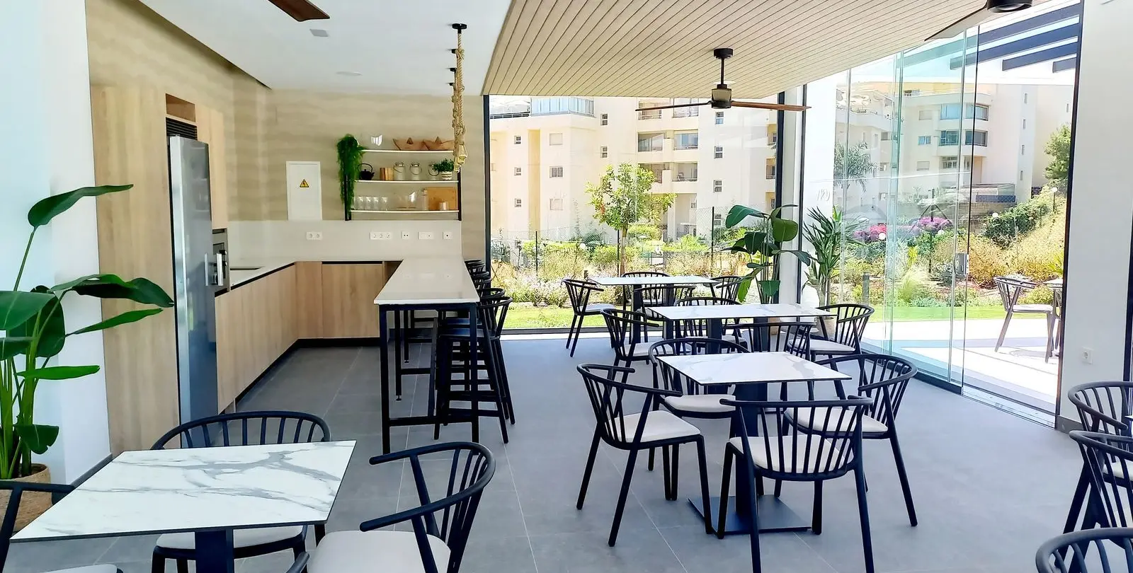 Venta de apartamento en planta baja en El Chaparral 17