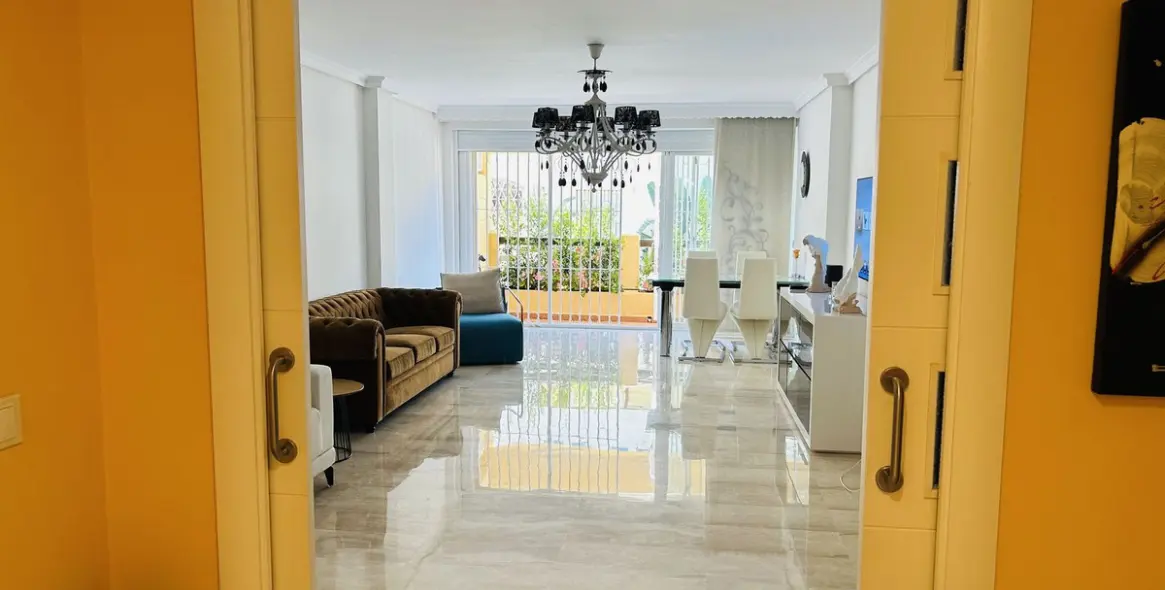 Продажа апартаментов на первом этаже в Elviria 3