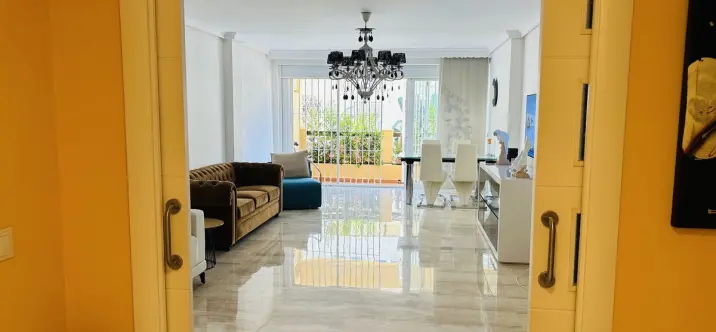 Продажа апартаментов на первом этаже в Elviria 2
