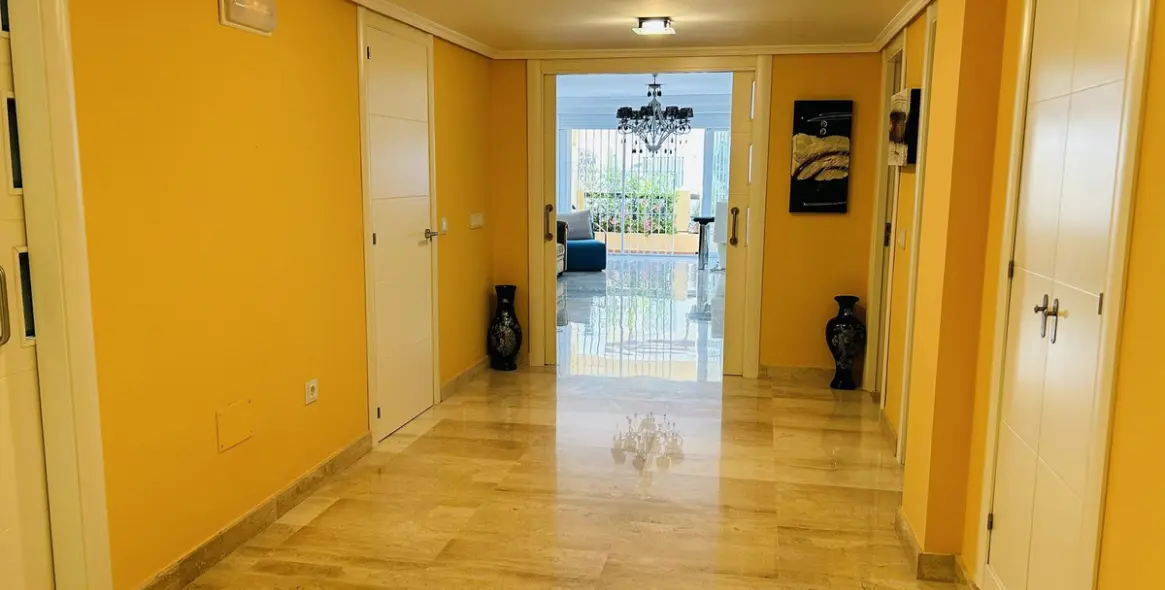 Продажа апартаментов на первом этаже в Elviria 4