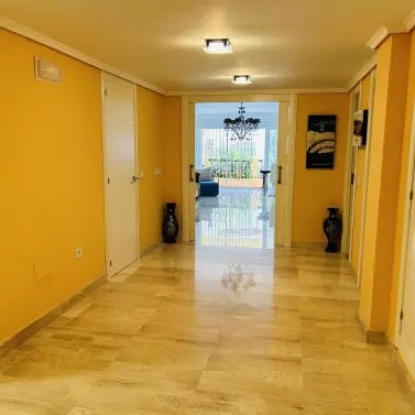 Продажа апартаментов на первом этаже в Elviria