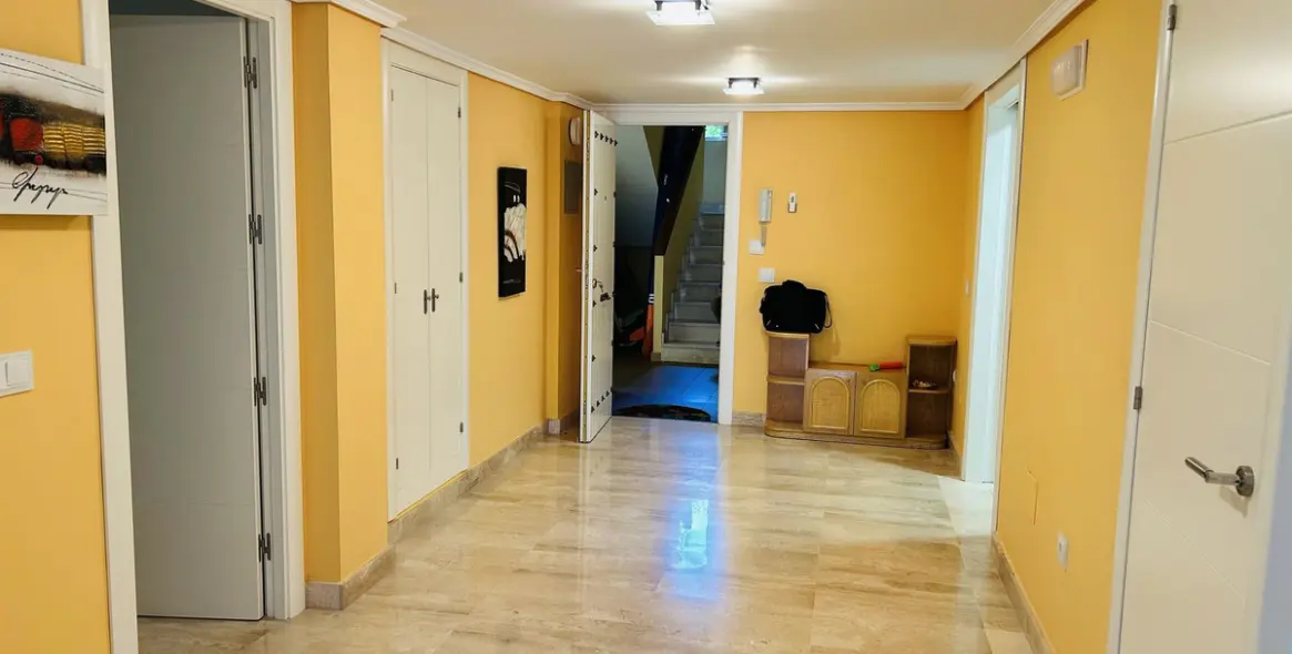 Продажа апартаментов на первом этаже в Elviria 9