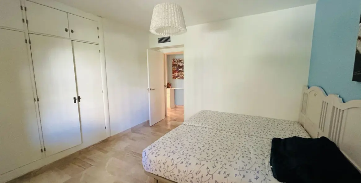 Продажа апартаментов на первом этаже в Elviria 14