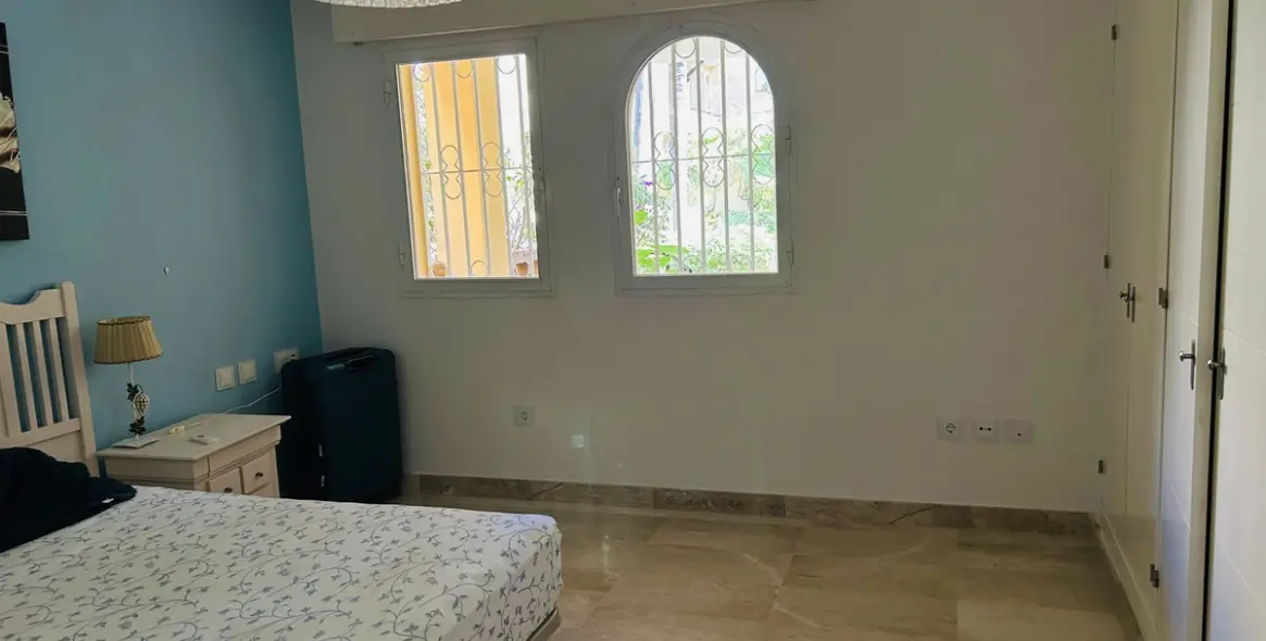 Продажа апартаментов на первом этаже в Elviria 16