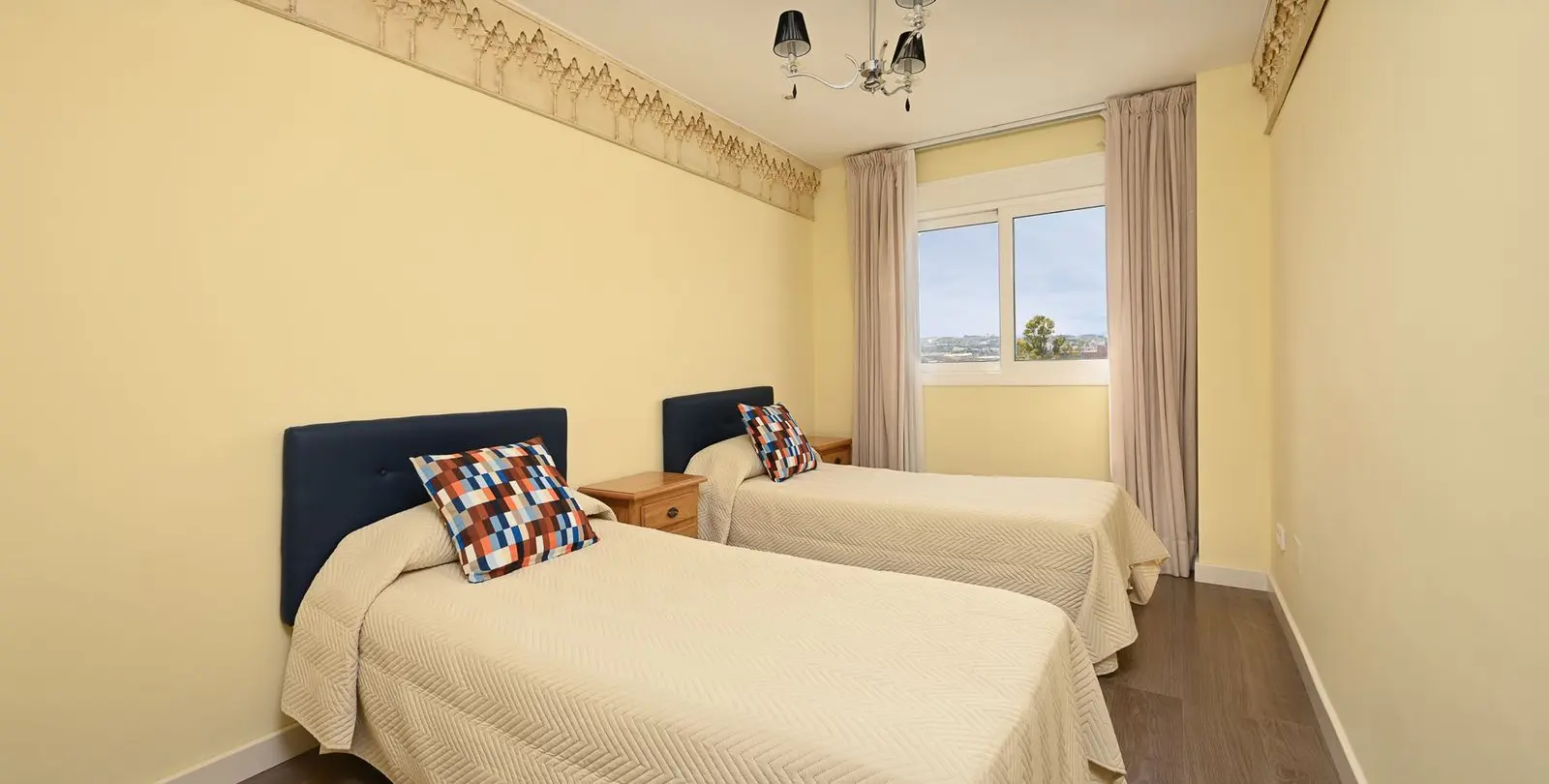 Sale of middle floor apartment in Fuengirola 4