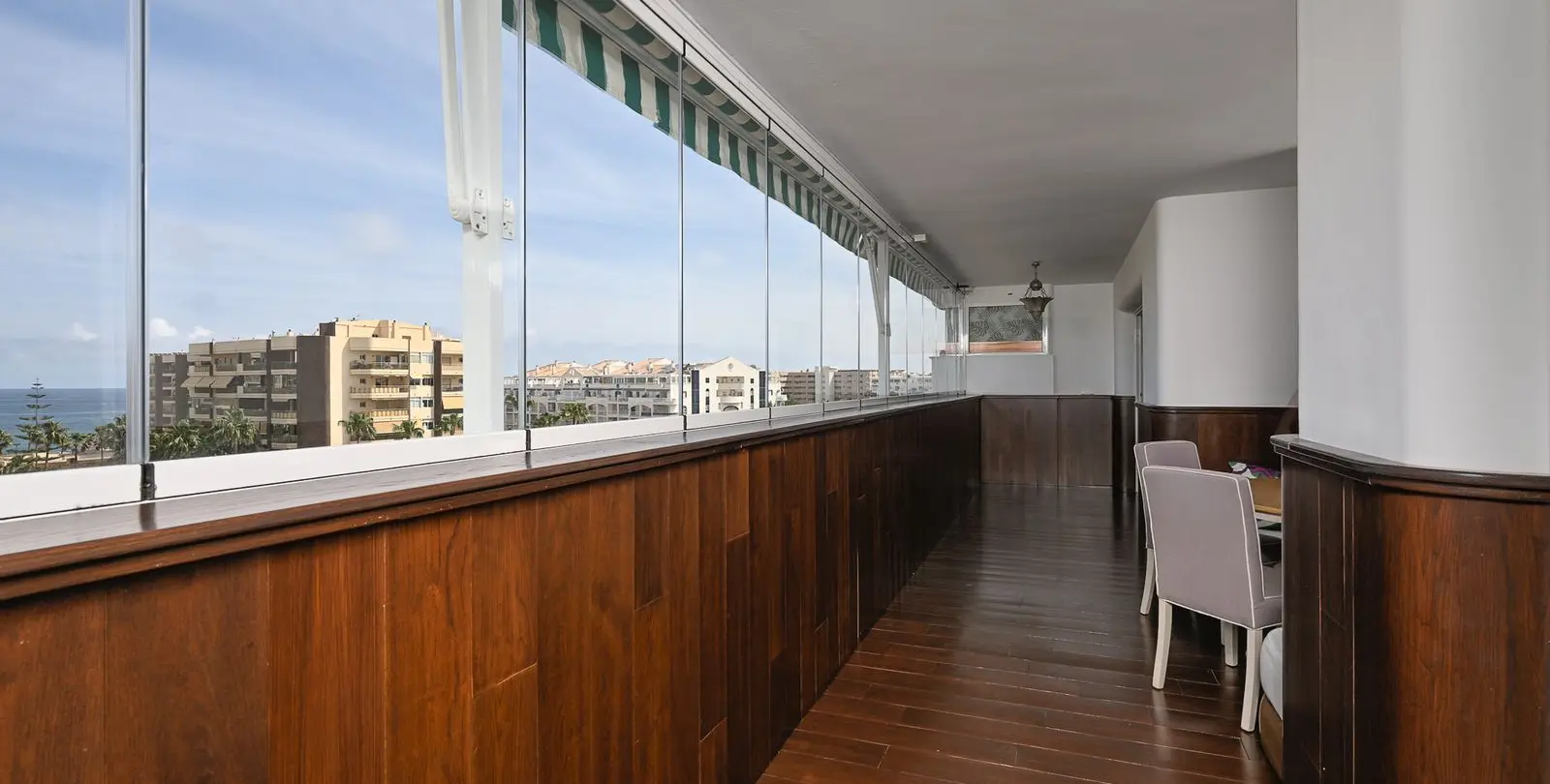 Sale of middle floor apartment in Fuengirola 10