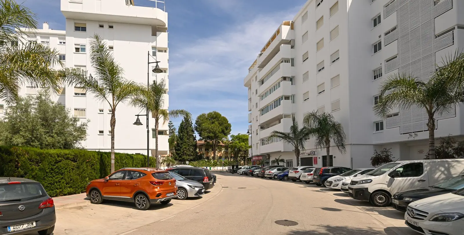 Sale of middle floor apartment in Fuengirola 19