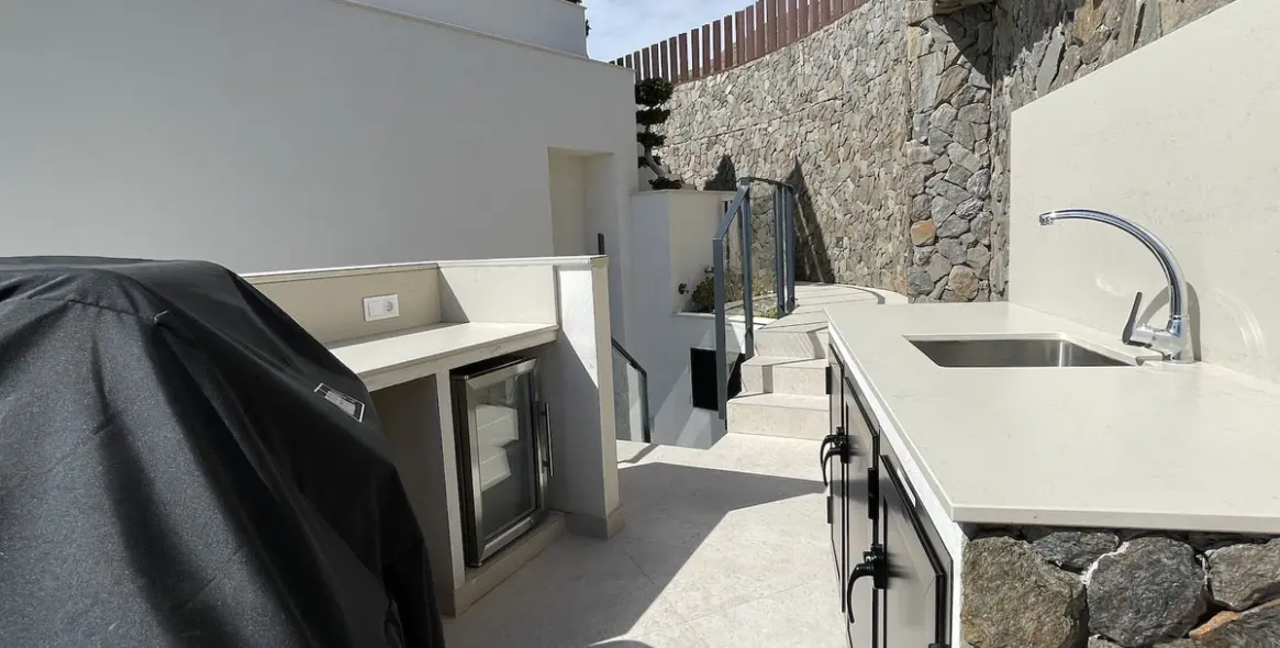 Продажа  отдельно стоящей виллы в Torrox Costa 2