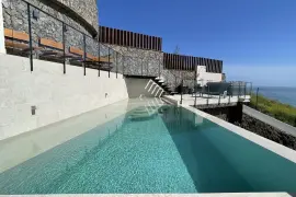 Image 4 thumb