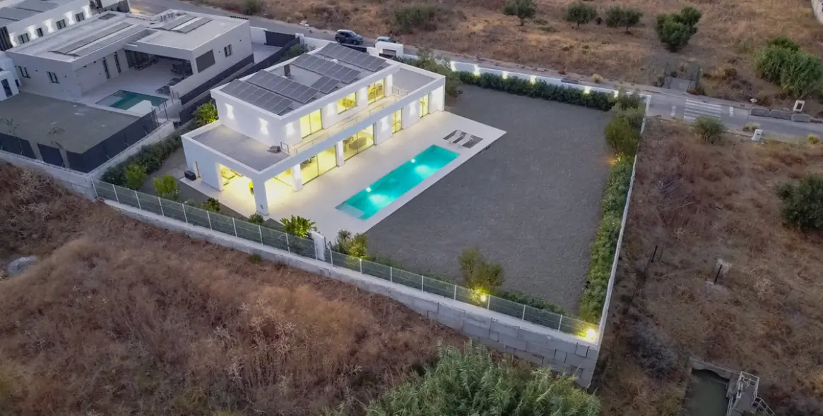 Venta de villa independiente en Coín 32
