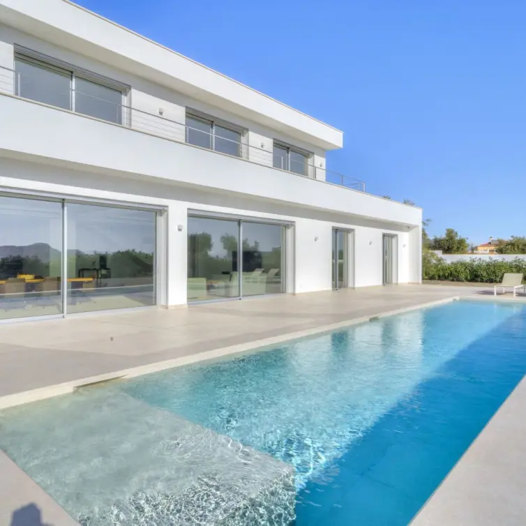 Sale of detached villa in Coín