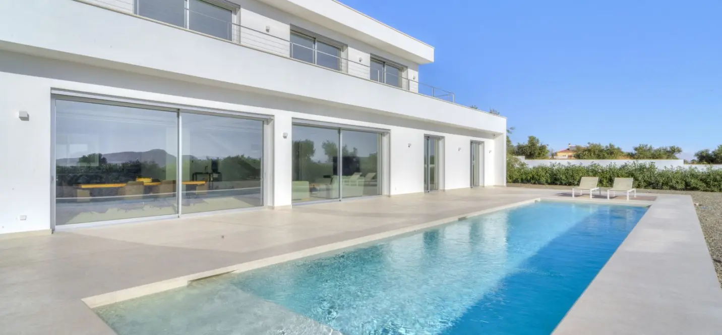 Sale of detached villa in Coín 1