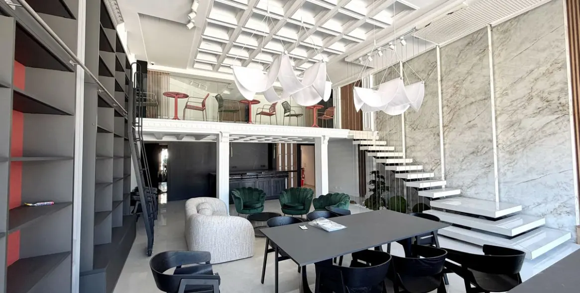 Long-term rent of commercial premises in Puerto Banús 1