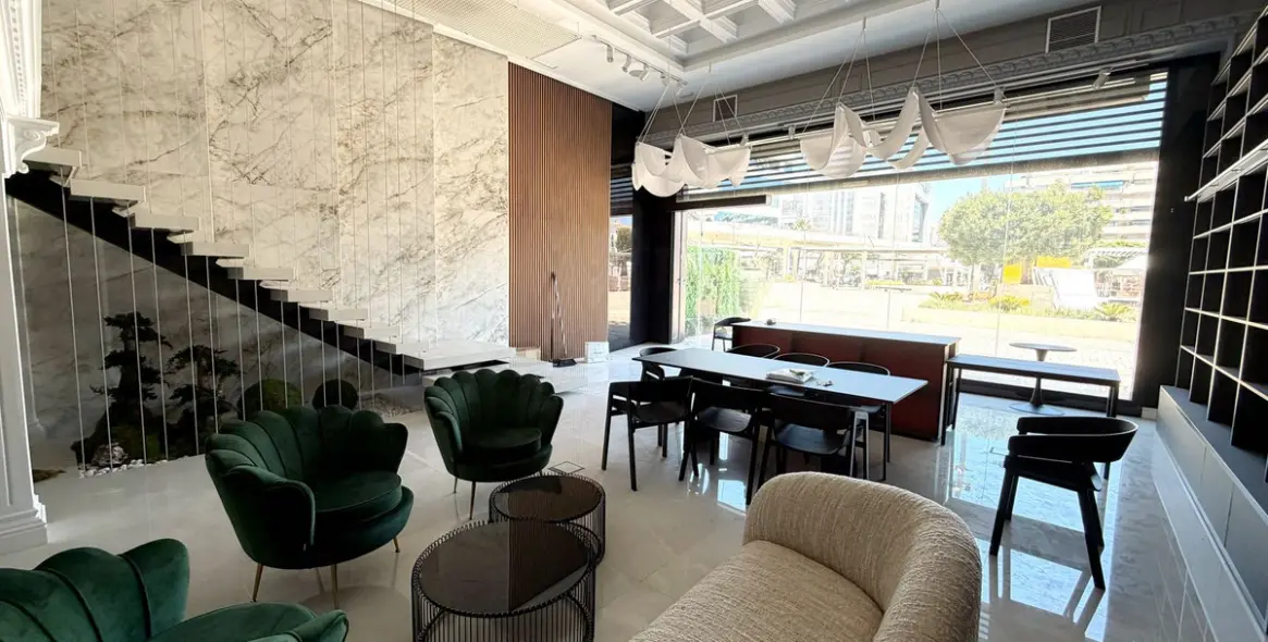 Long-term rent of commercial premises in Puerto Banús 4