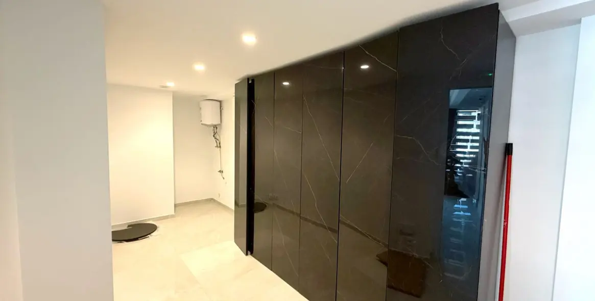 Long-term rent of commercial premises in Puerto Banús 8