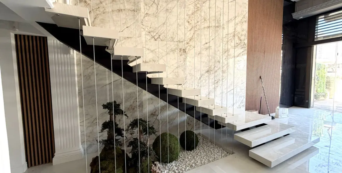 Long-term rent of commercial premises in Puerto Banús 9