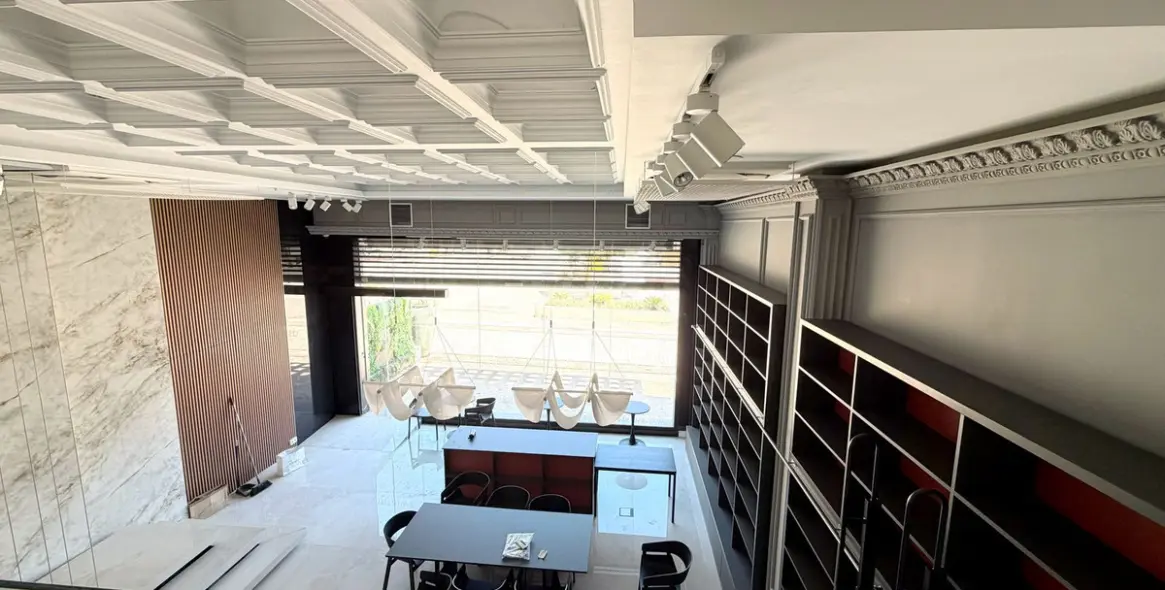 Long-term rent of commercial premises in Puerto Banús 15