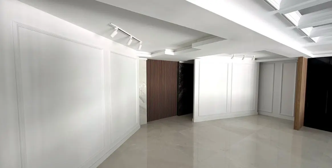 Long-term rent of commercial premises in Puerto Banús 16