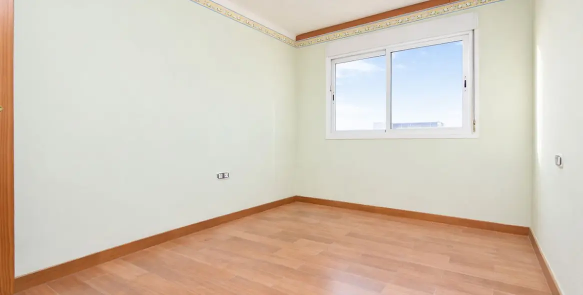 Продажа апартаментов на среднем этаже в Málaga Centro 12