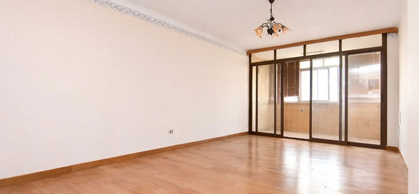 Продажа апартаментов на среднем этаже в Málaga Centro 2