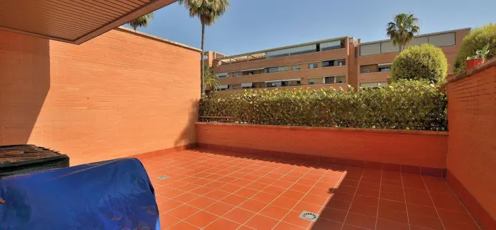 Sale of ground floor apartment in Torremolinos 2