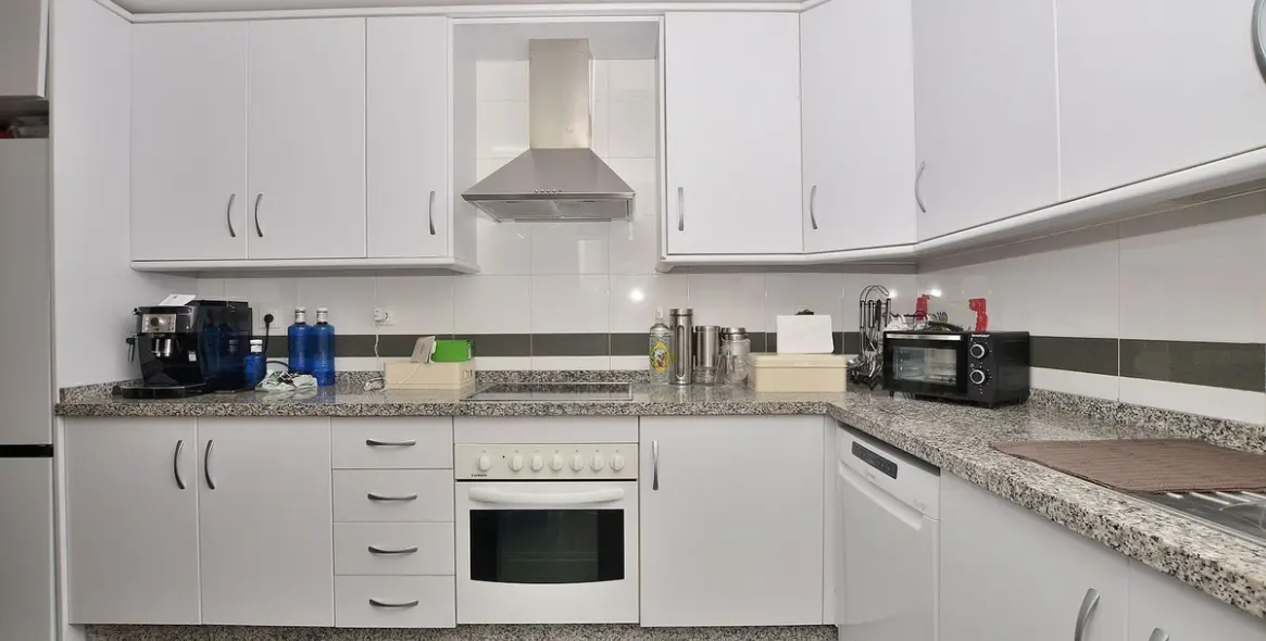Sale of ground floor apartment in Torremolinos 10