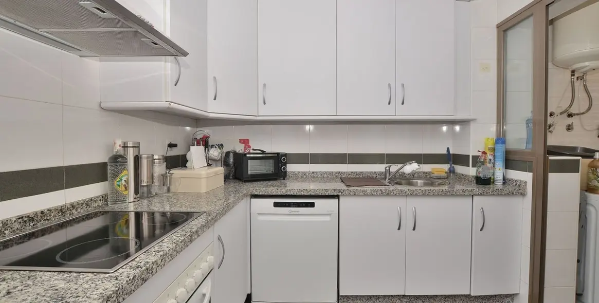 Sale of ground floor apartment in Torremolinos 11