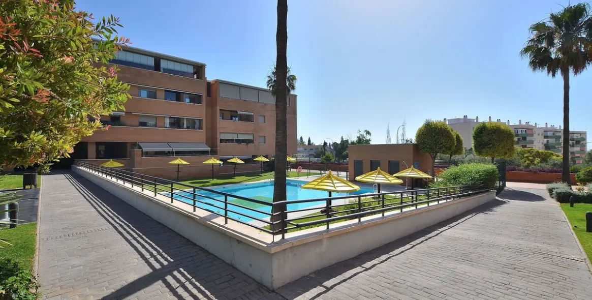 Sale of ground floor apartment in Torremolinos 25