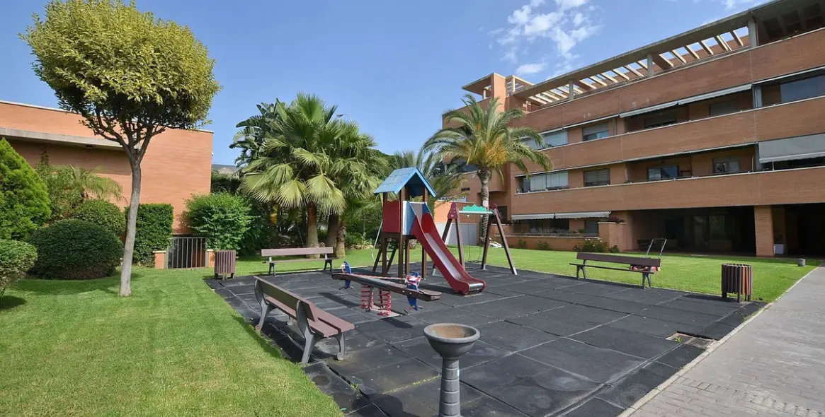 Sale of ground floor apartment in Torremolinos 26