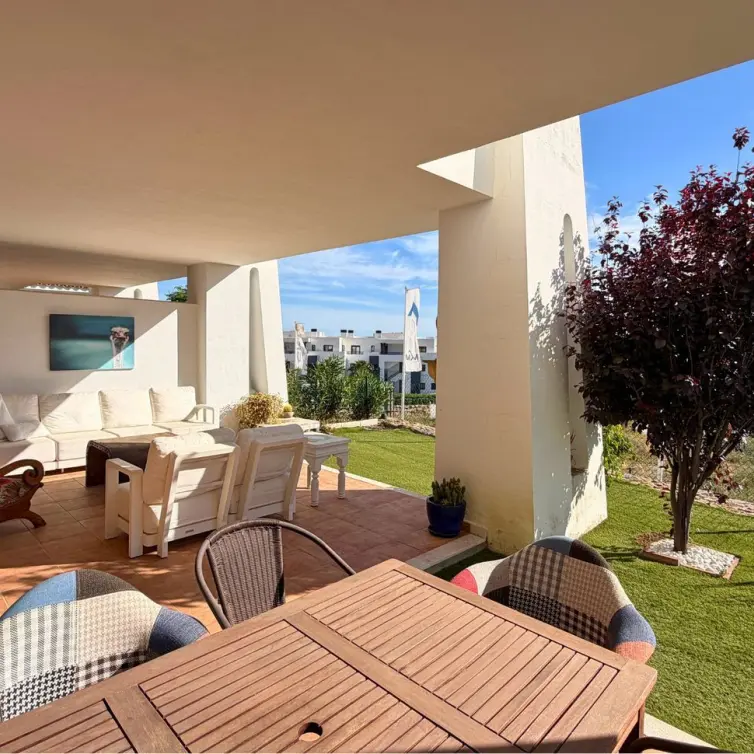 Продажа апартаментов на первом этаже в Casares Playa