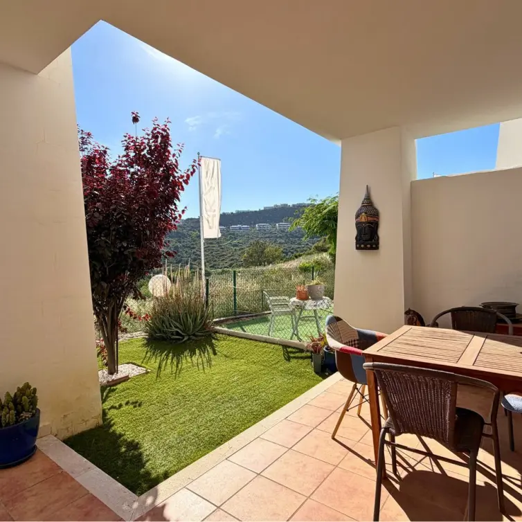 Продажа апартаментов на первом этаже в Casares Playa