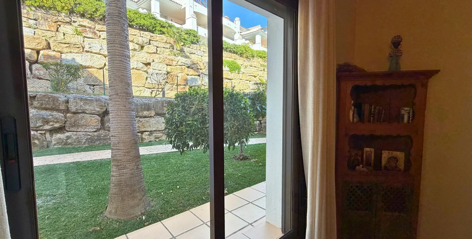 Продажа апартаментов на первом этаже в Casares Playa 22