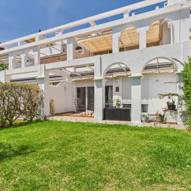 Sale of ground floor apartment in La Quinta