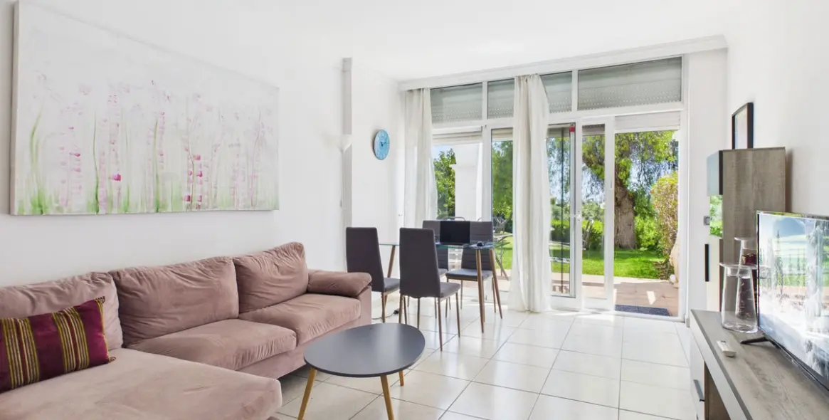 Sale of ground floor apartment in La Quinta 6