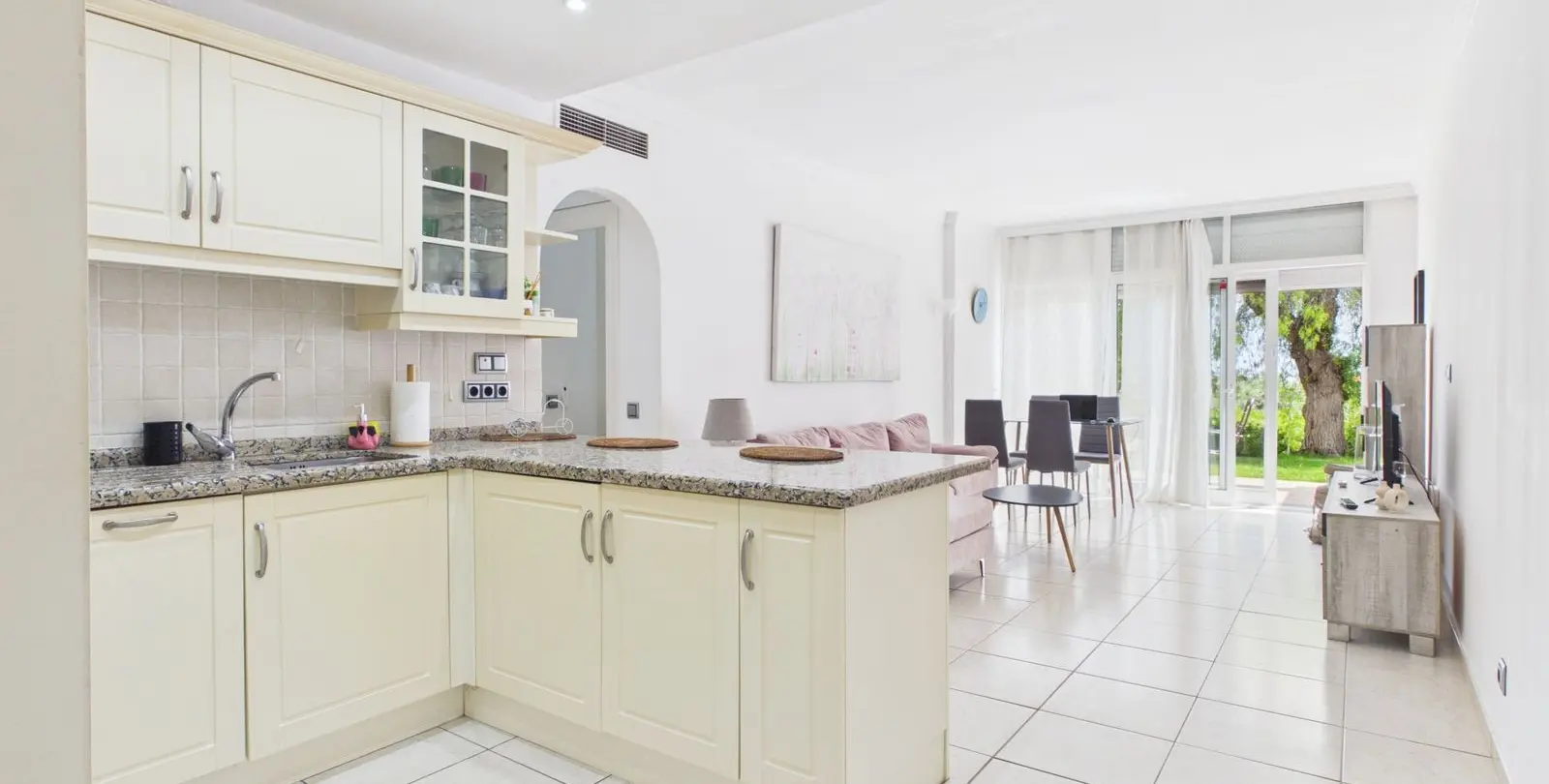 Sale of ground floor apartment in La Quinta 13