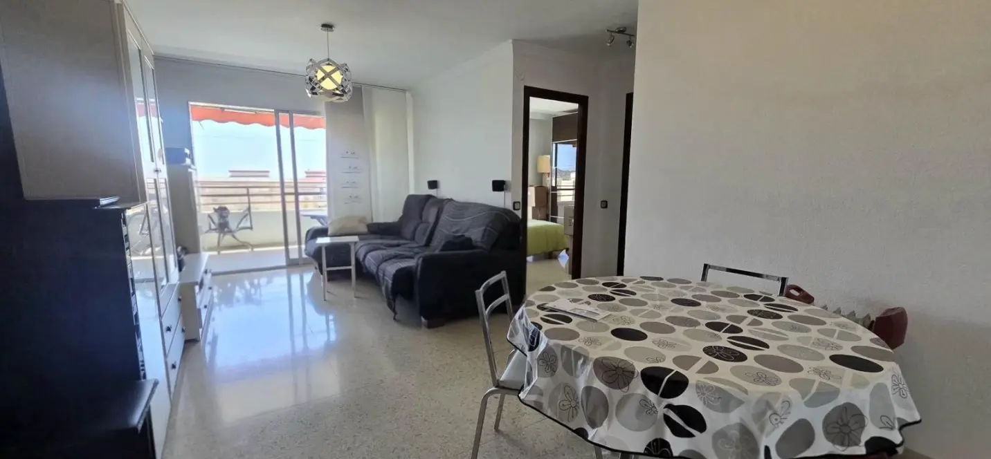 Sale of middle floor apartment in Málaga 3