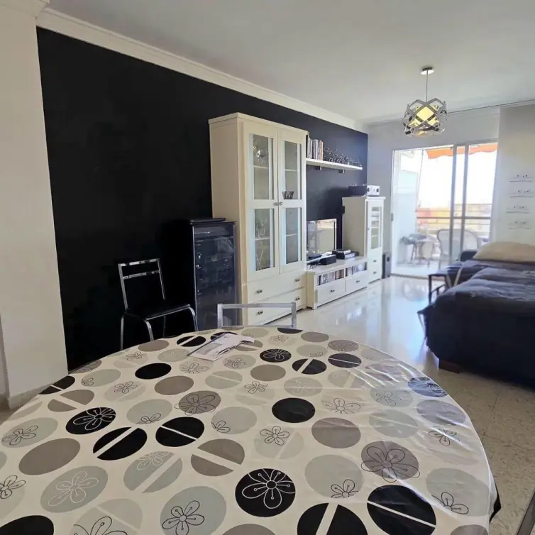 Sale of middle floor apartment in Málaga