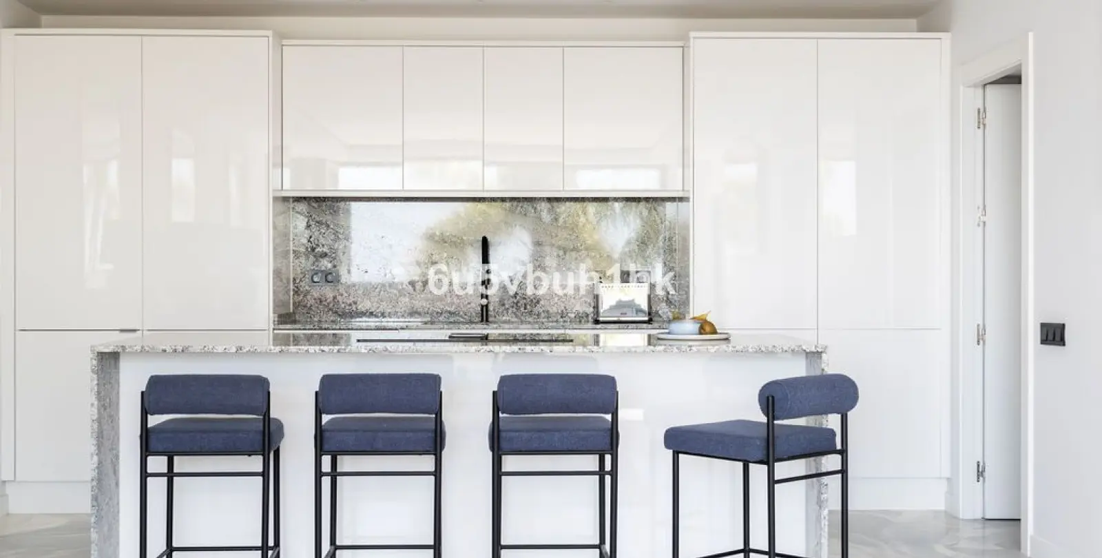 Venta de apartamento en planta baja en Benahavís 7
