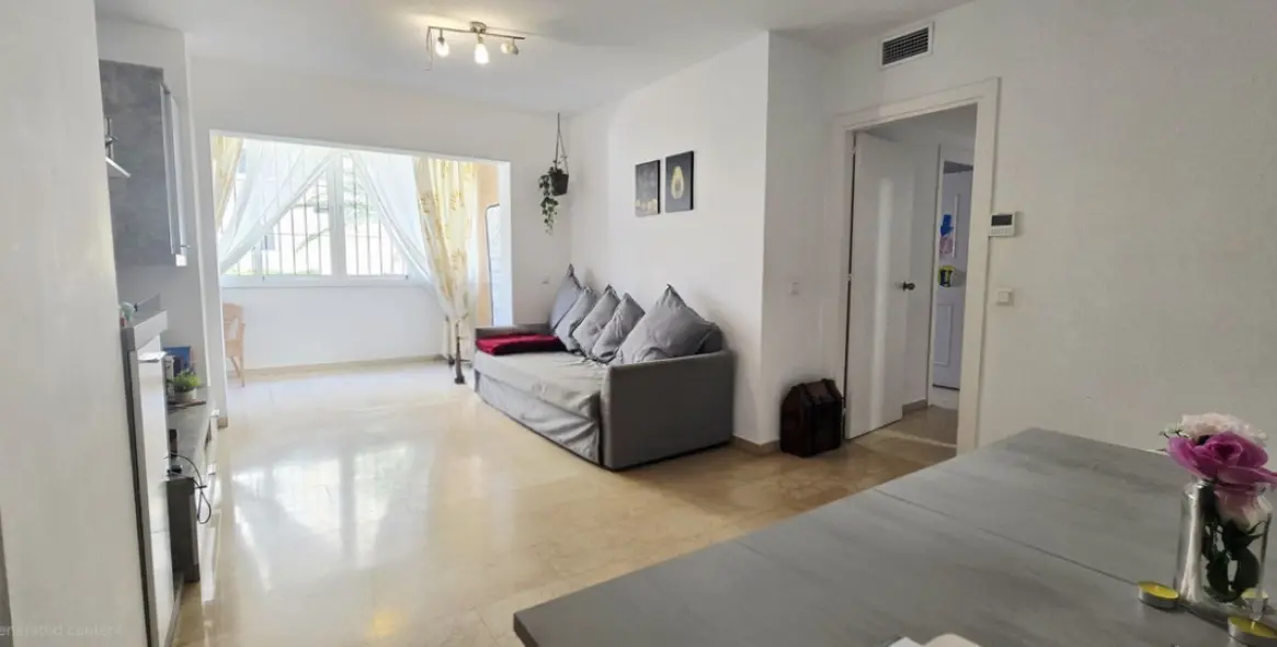 Sale of ground floor apartment in Fuengirola 3