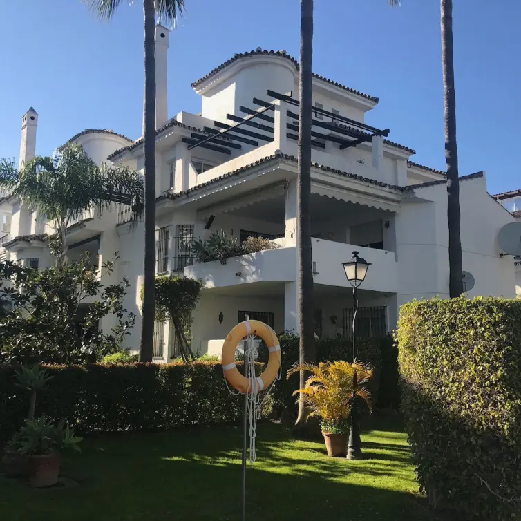 Venta de apartamento en planta media en Nueva Andalucía