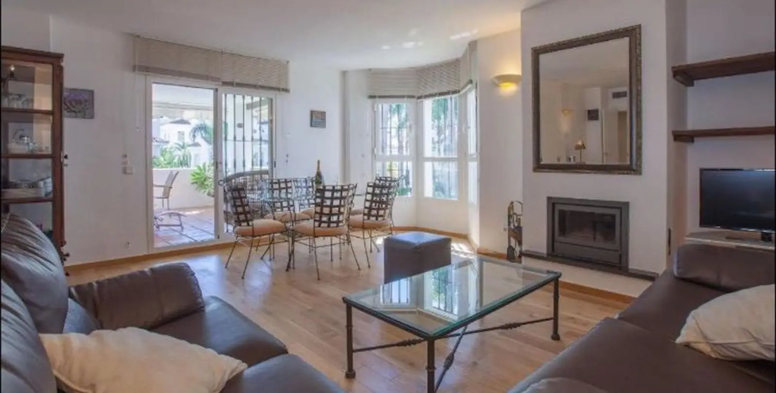 Sale of middle floor apartment in Nueva Andalucía 12