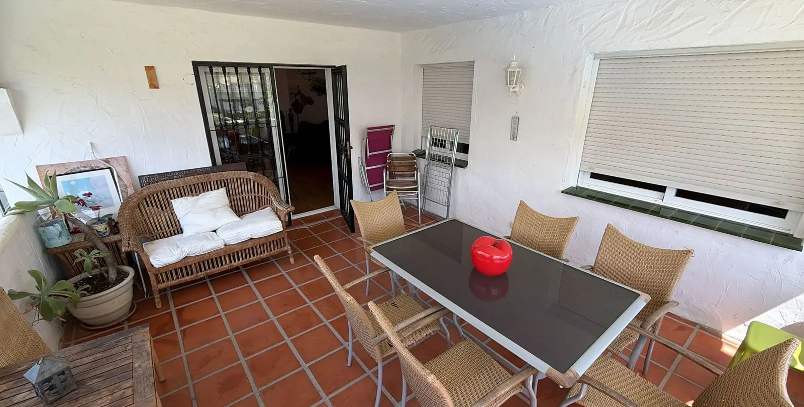 Sale of middle floor apartment in Nueva Andalucía 21