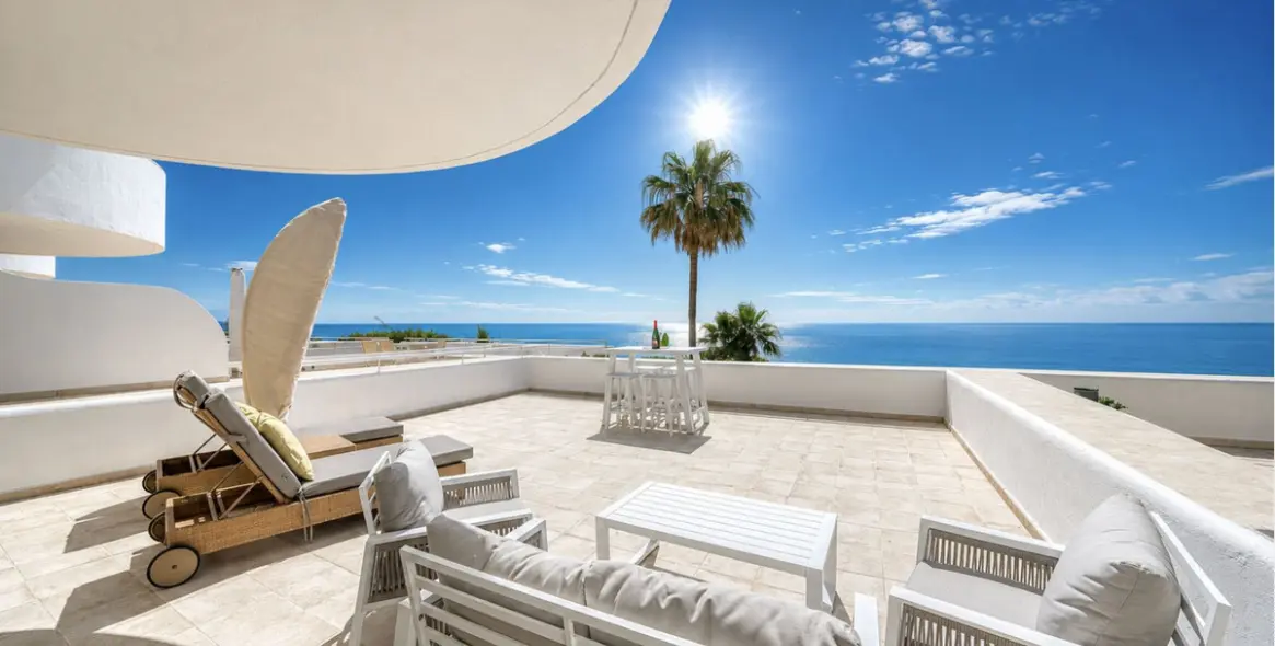 Продажа апартаментов на первом этаже в Estepona 3