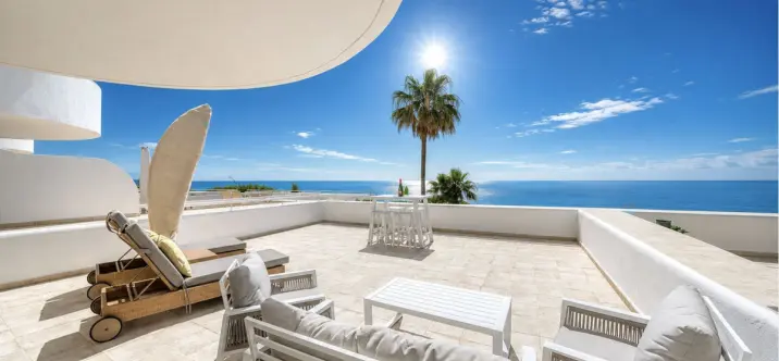 Продажа апартаментов на первом этаже в Estepona 2