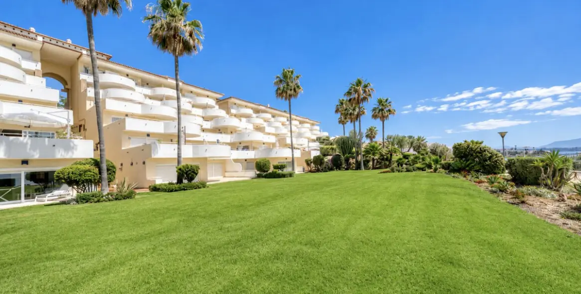 Продажа апартаментов на первом этаже в Estepona 5