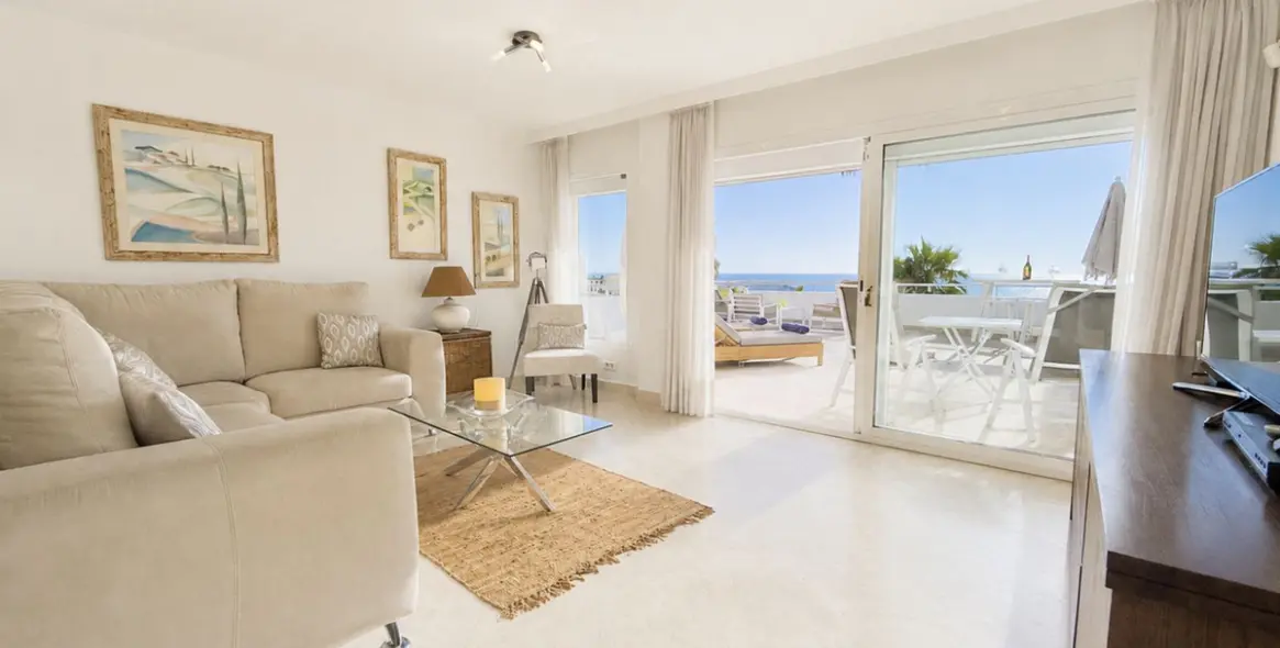 Продажа апартаментов на первом этаже в Estepona 6